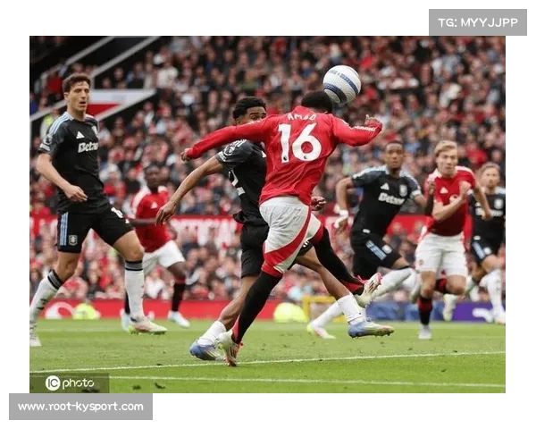 即时战报：曼联半场0-2落后维拉，控球占优但反击失守